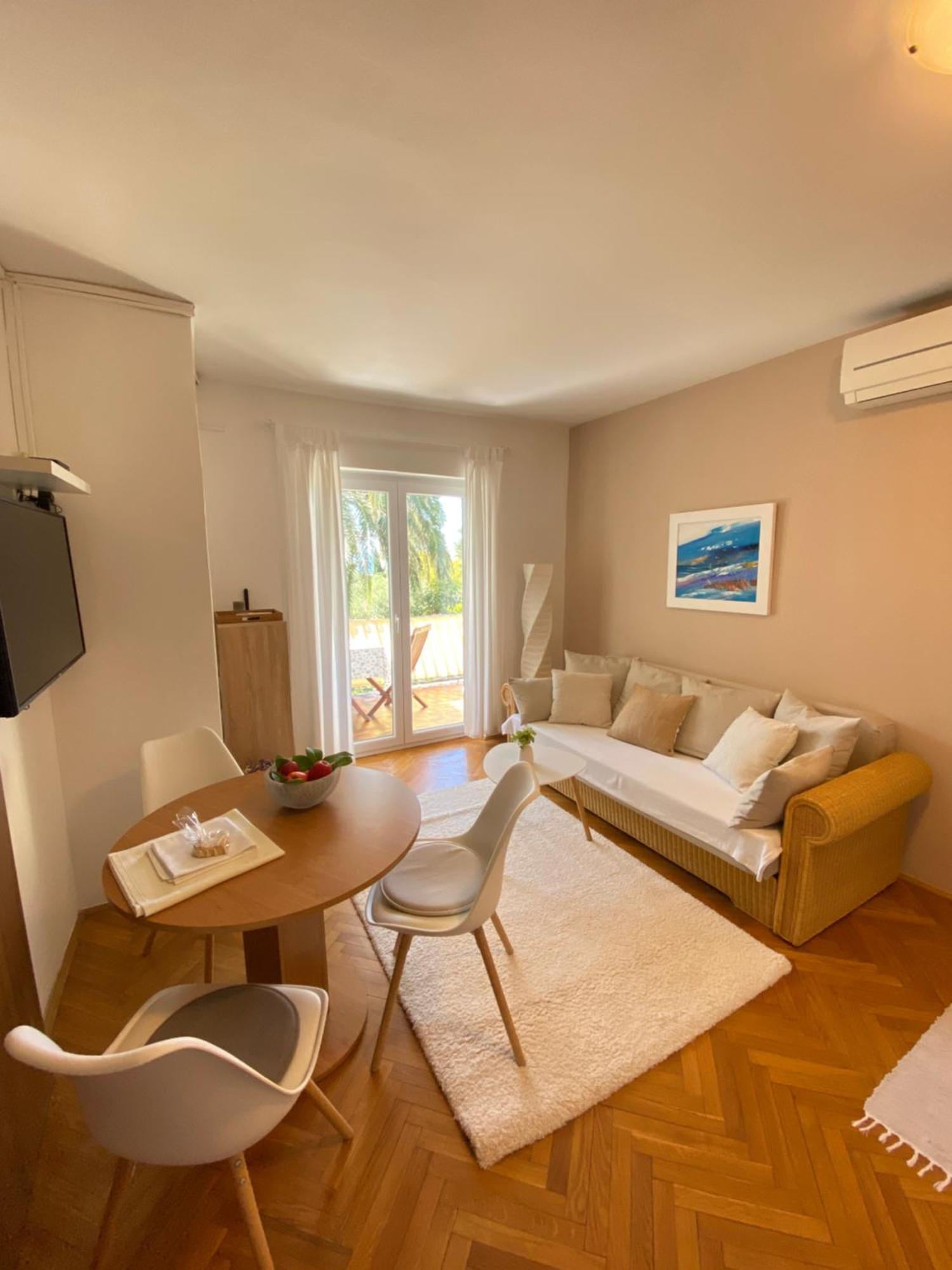 Apartmán Flora 2 *